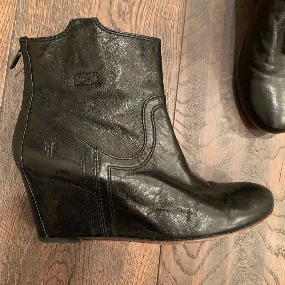FRYE Carson Wedge Boot